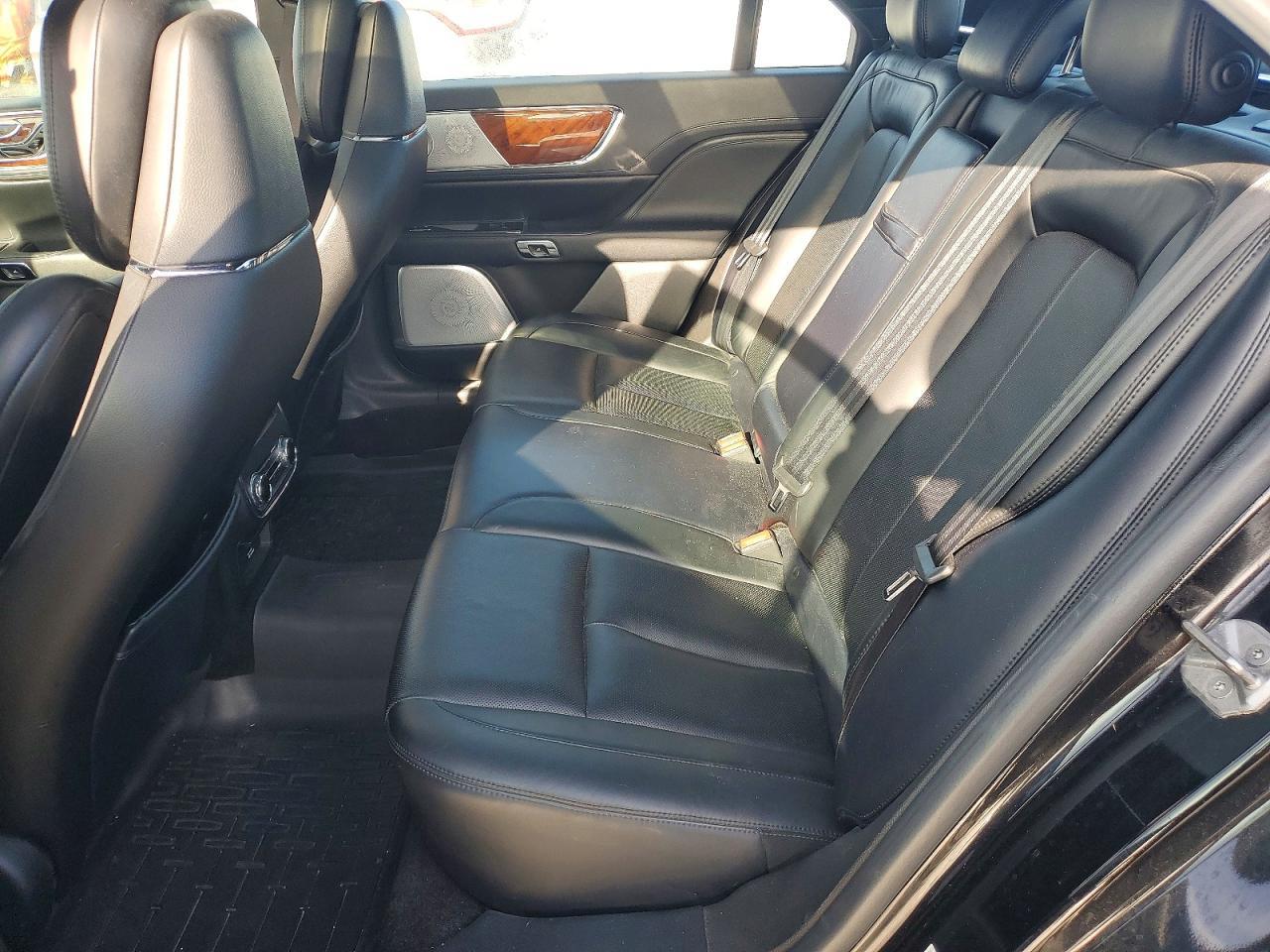 2017 LINCOLN Continental