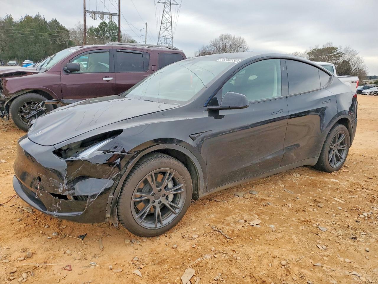 2025 TESLA MODEL Y