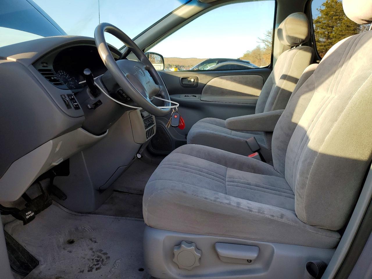 2002 TOYOTA SIENNA