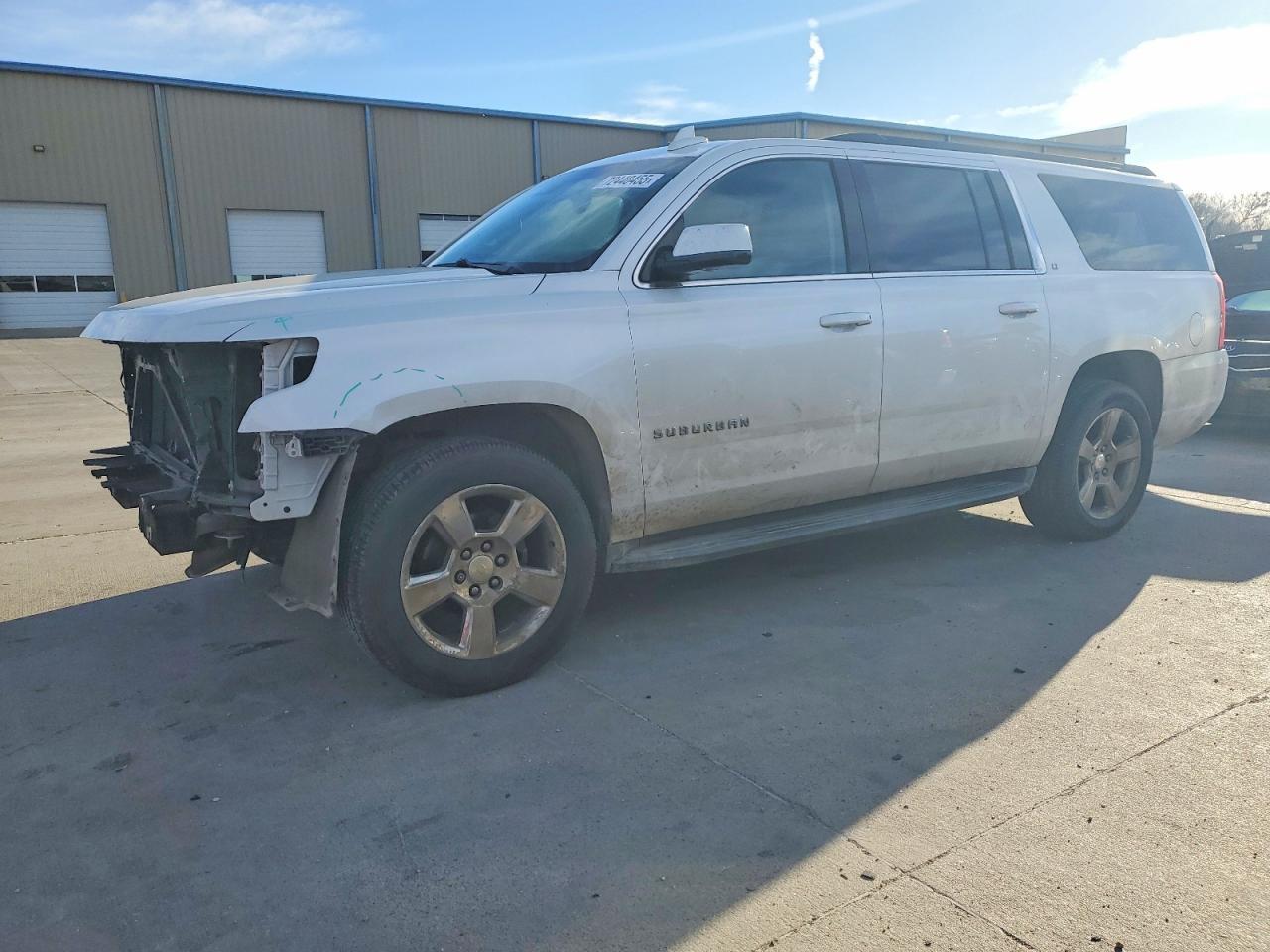 2016 CHEVROLET Suburban