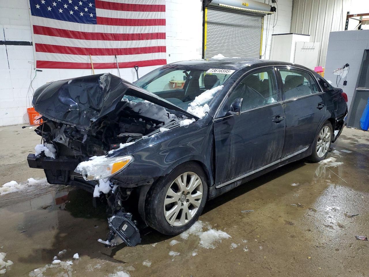 2011 TOYOTA Avalon