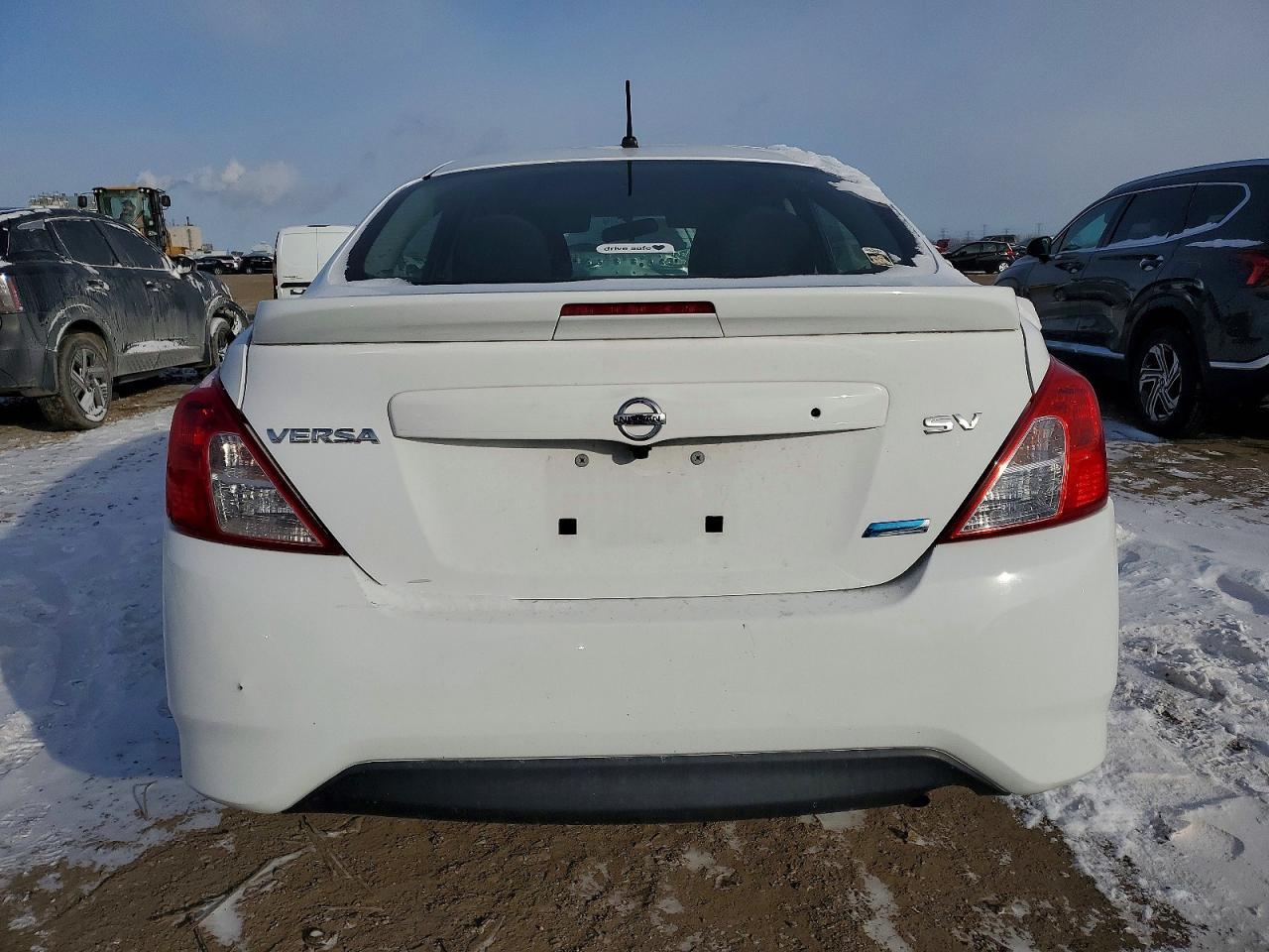 2016 NISSAN VERSA