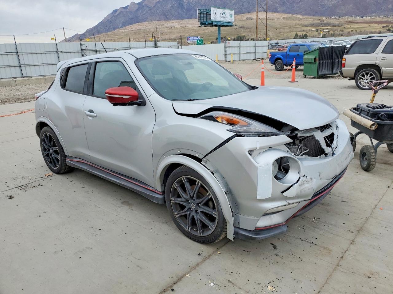 2015 NISSAN Juke