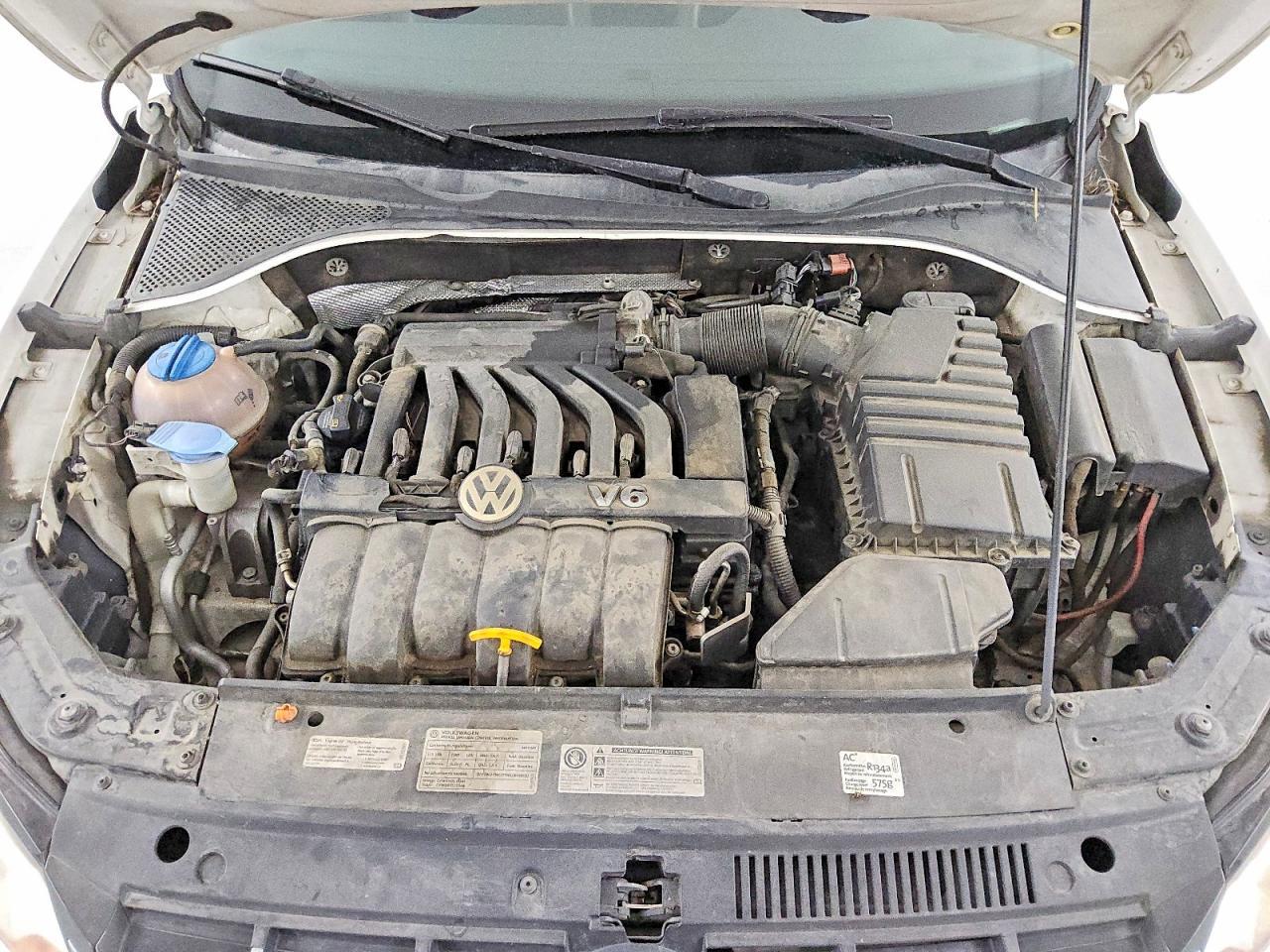 2012 VOLKSWAGEN Passat