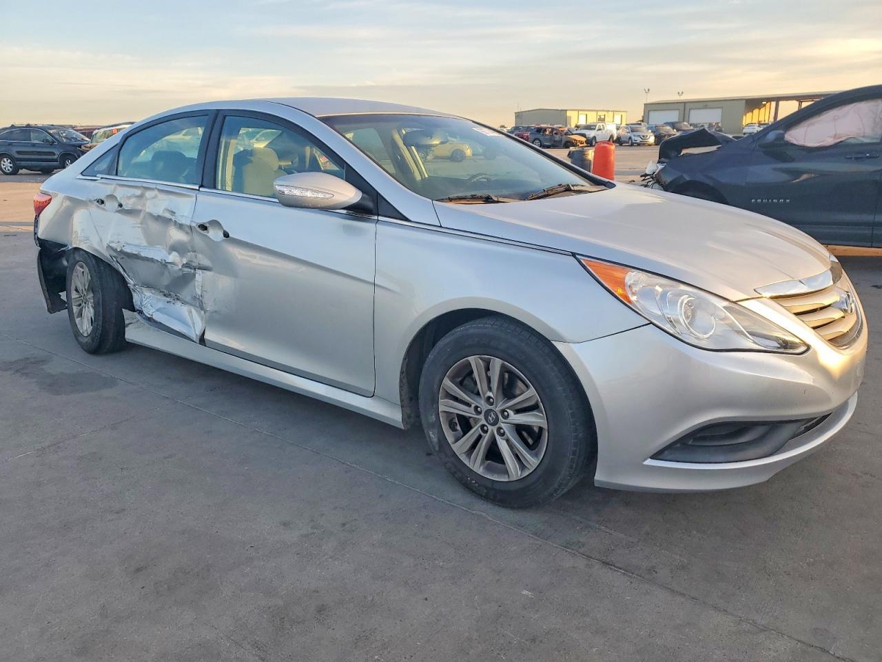 2014 HYUNDAI SONATA