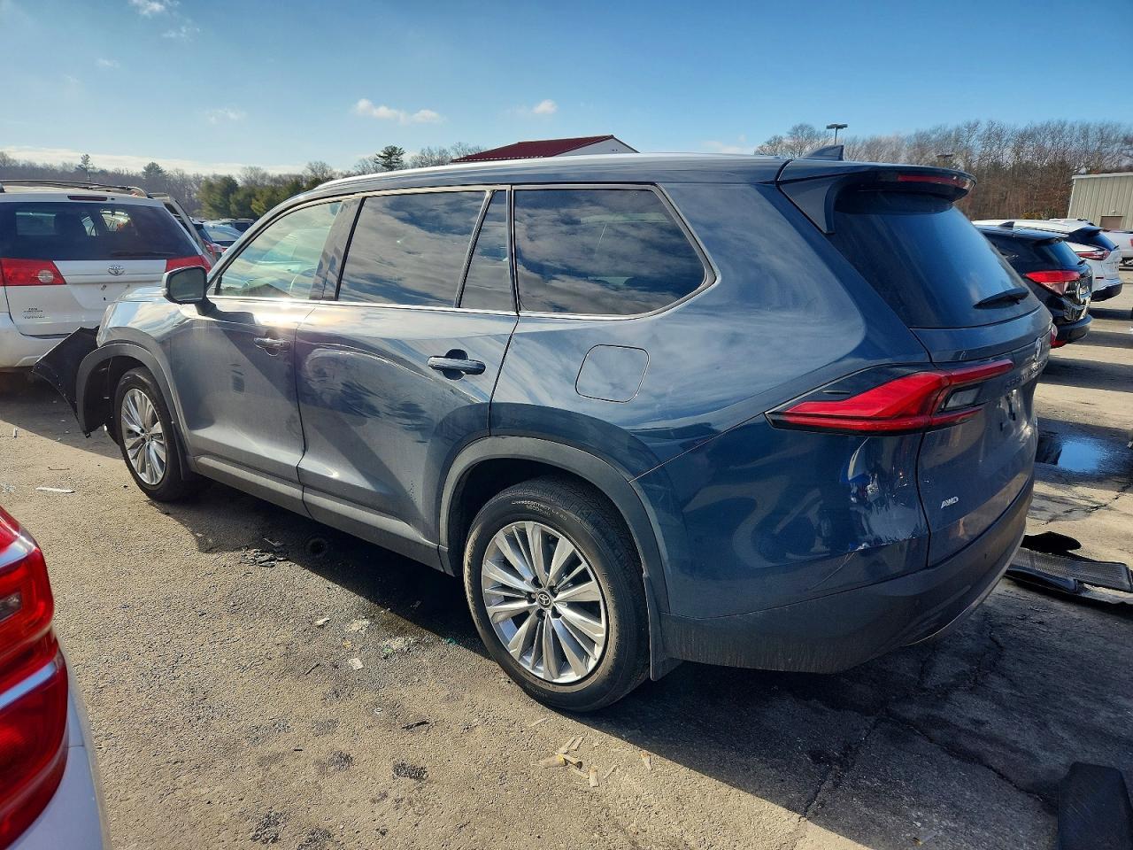 2024 TOYOTA HIGHLANDER