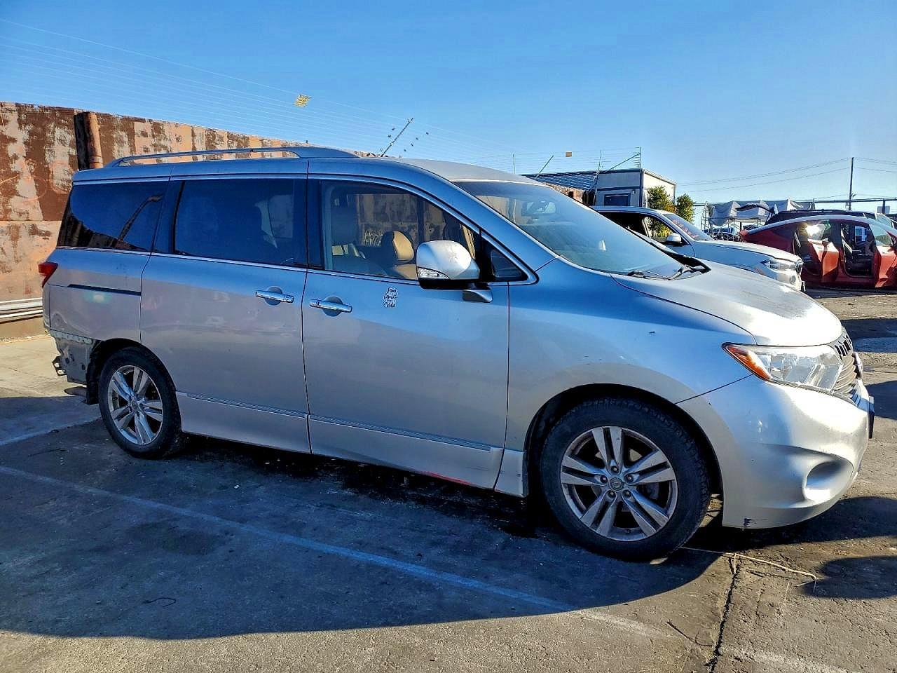 2014 NISSAN Quest