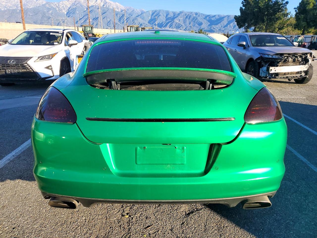 2012 PORSCHE Panamera