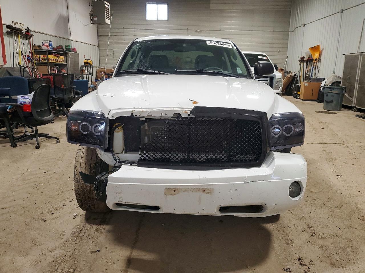 2005 DODGE Dakota