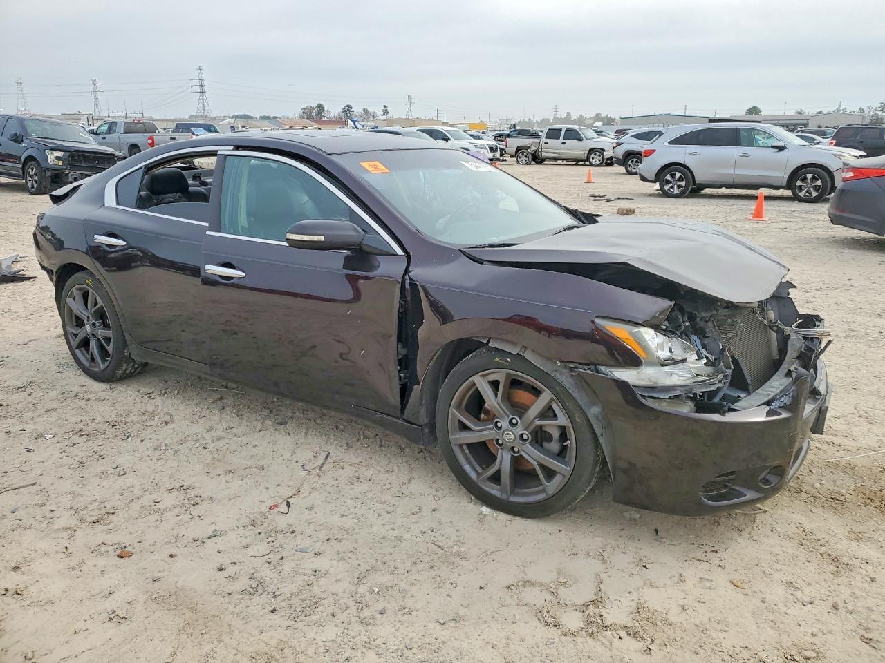 2014 NISSAN Maxima