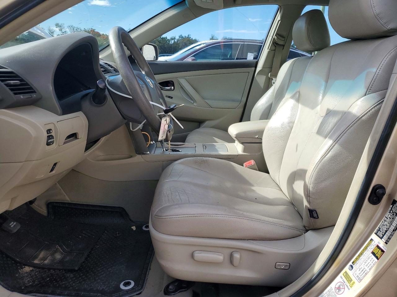 2011 TOYOTA CAMRY