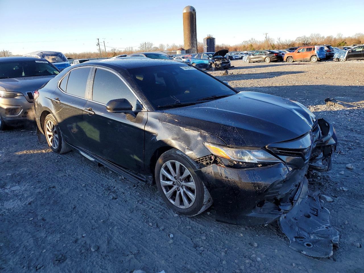 2018 TOYOTA CAMRY