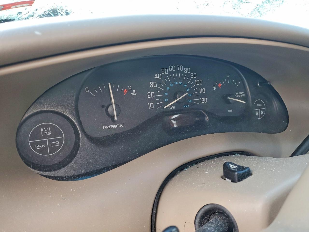 2004 BUICK Century