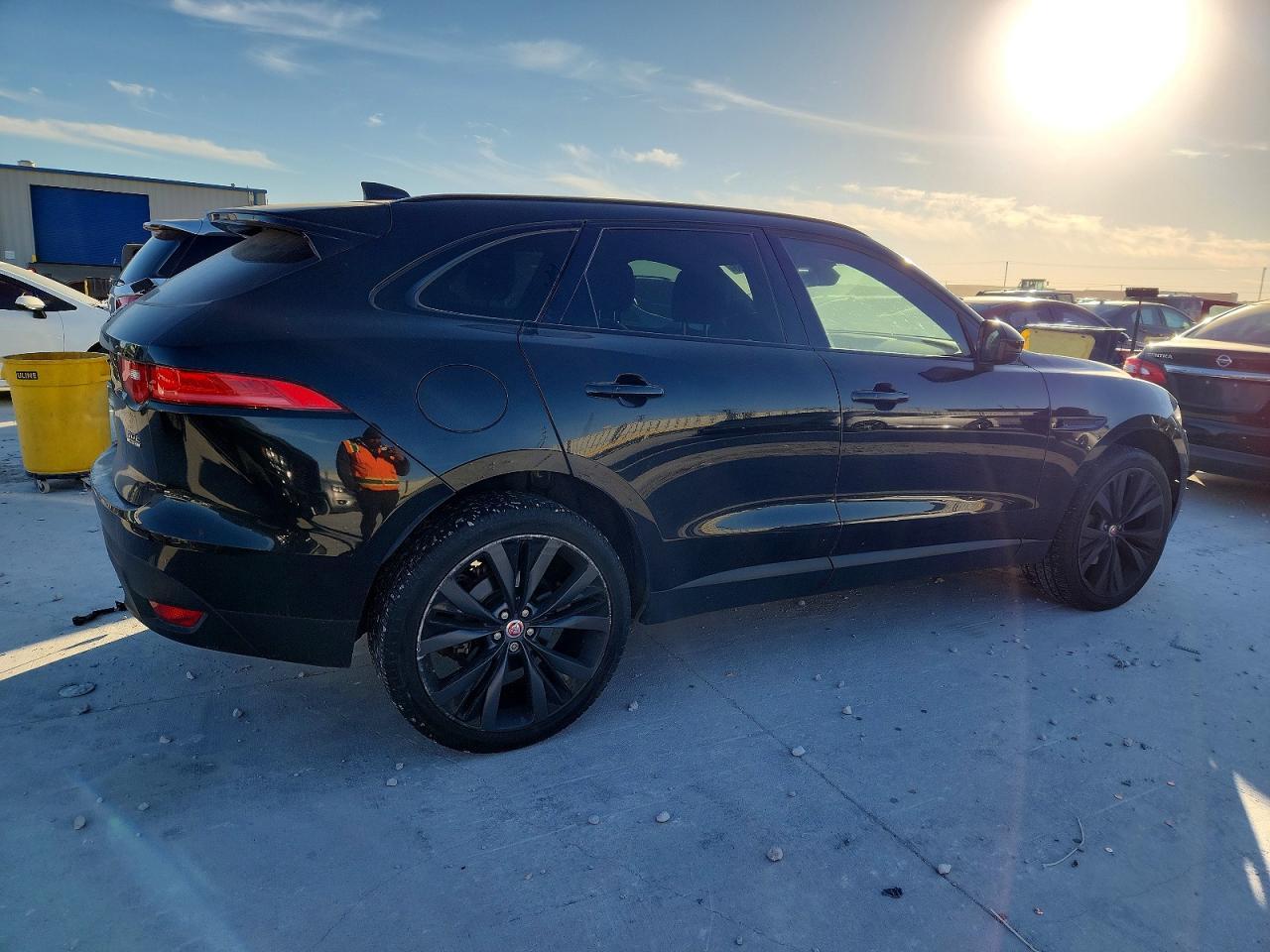 2018 JAGUAR F-Pace