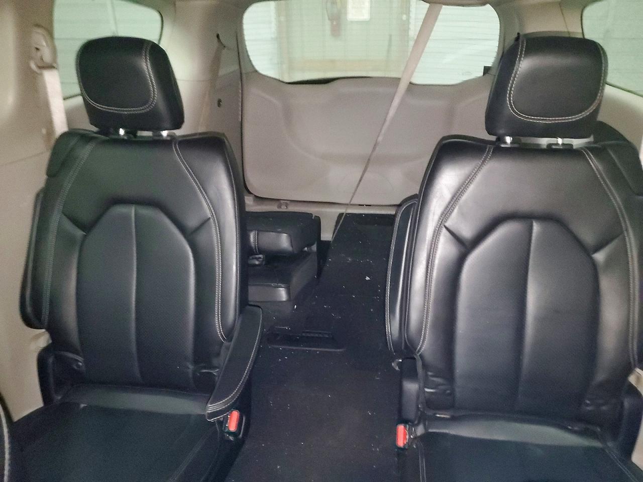 2021 CHRYSLER Voyager