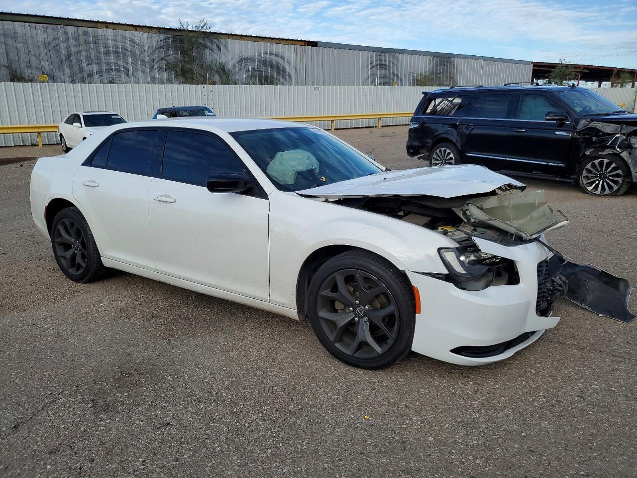 2021 CHRYSLER 300