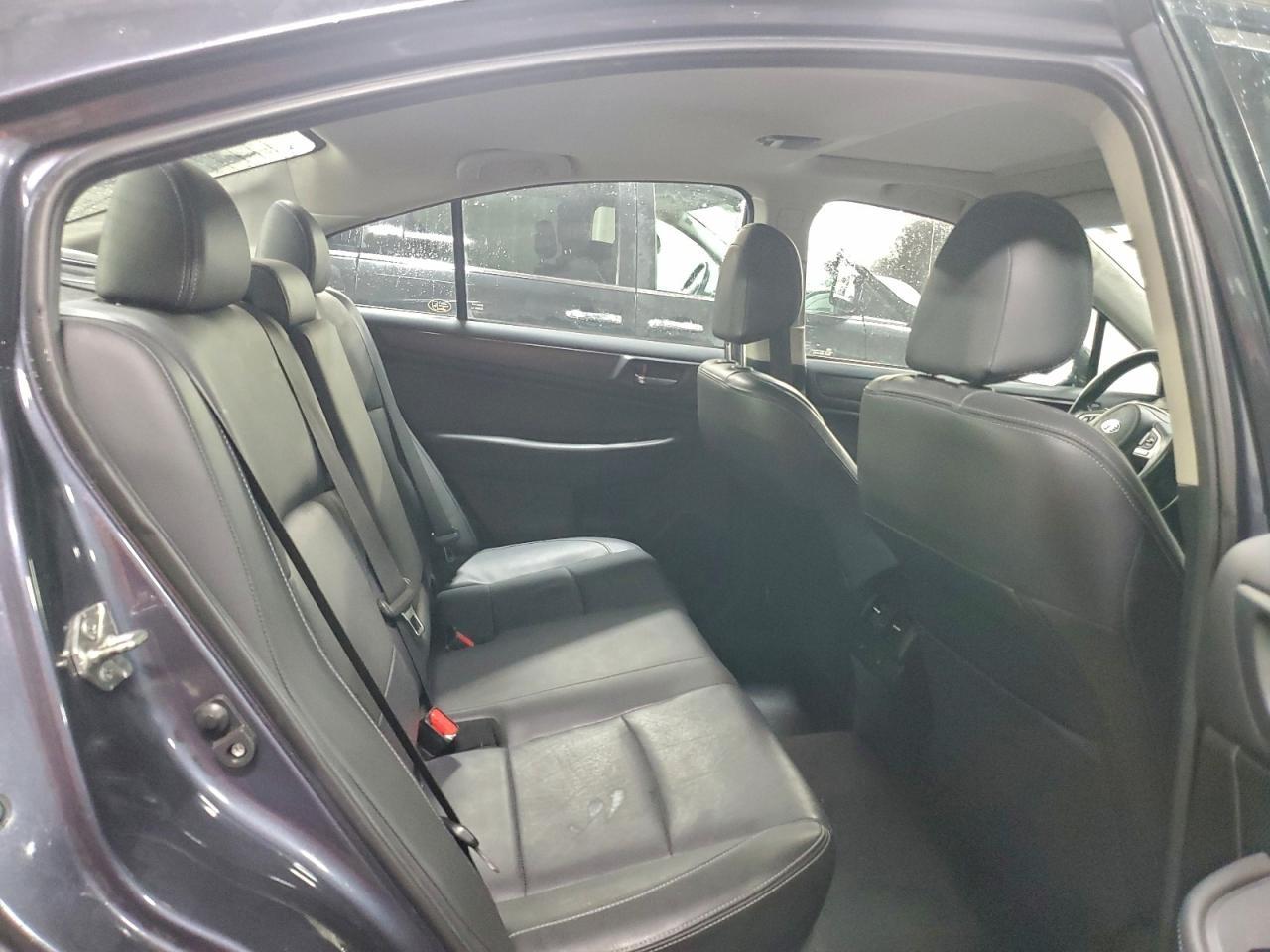 2015 SUBARU Legacy