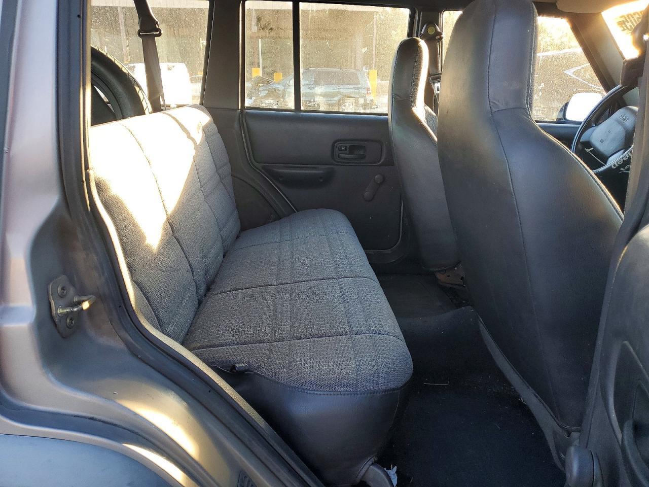 2001 JEEP CHEROKEE