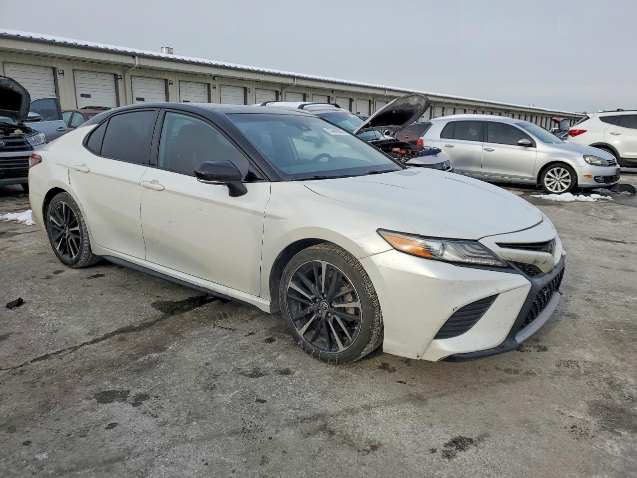 2019 TOYOTA CAMRY