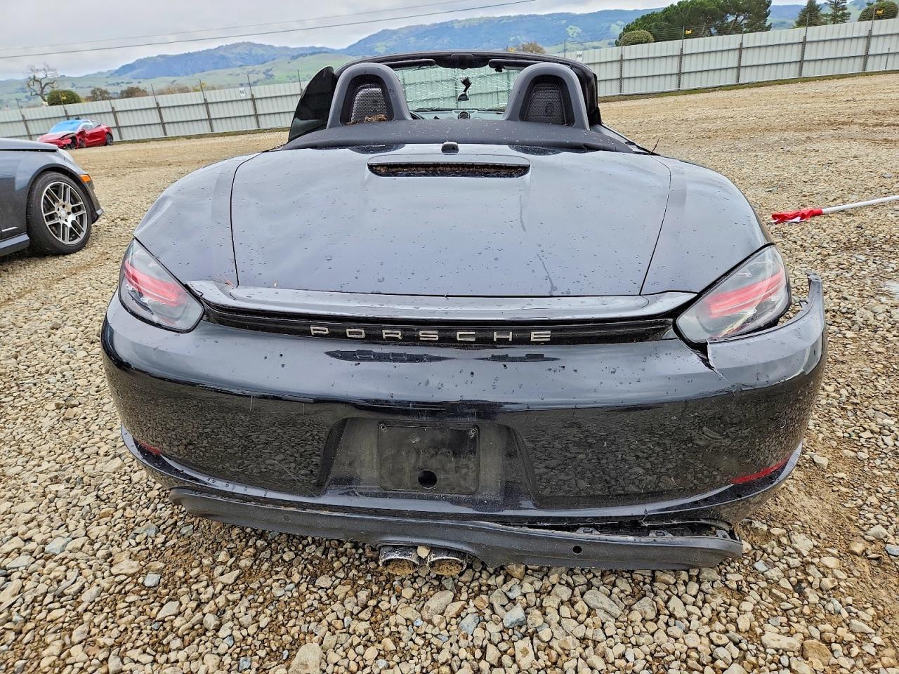 2017 PORSCHE Boxster