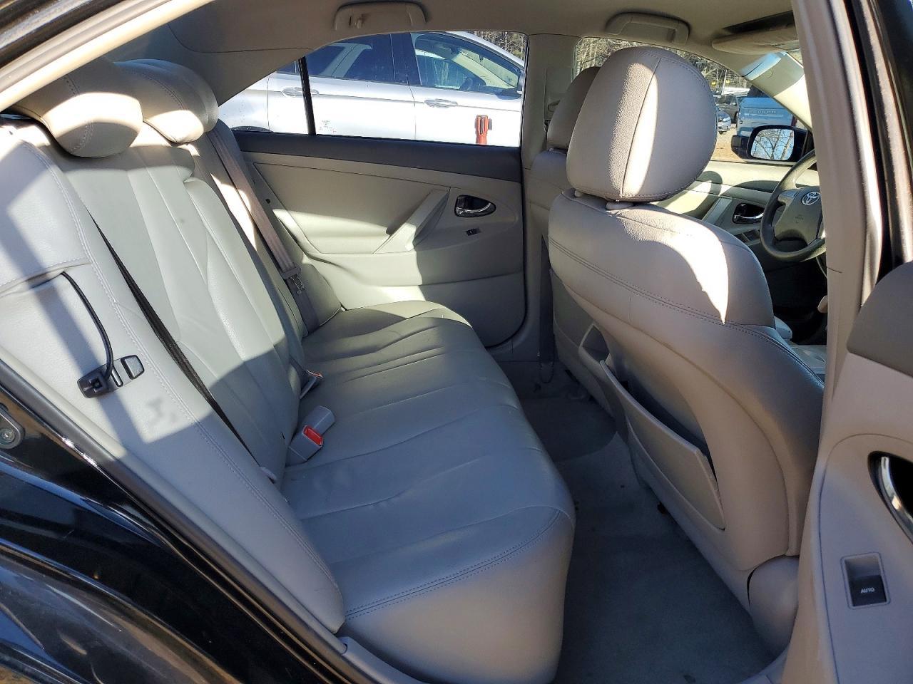 2010 TOYOTA CAMRY