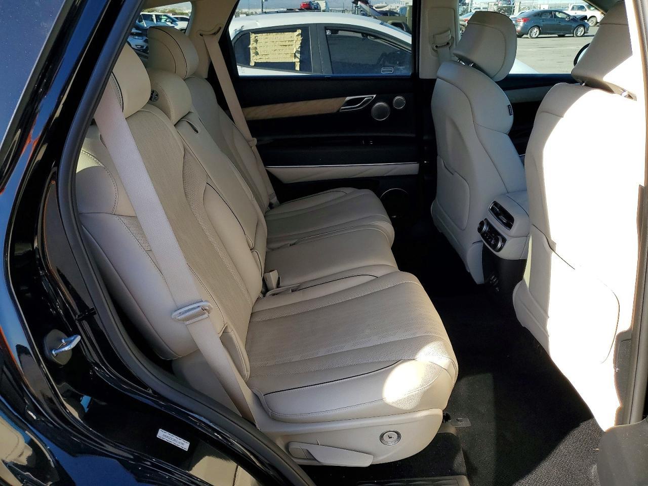 2023 GENESIS GV80
