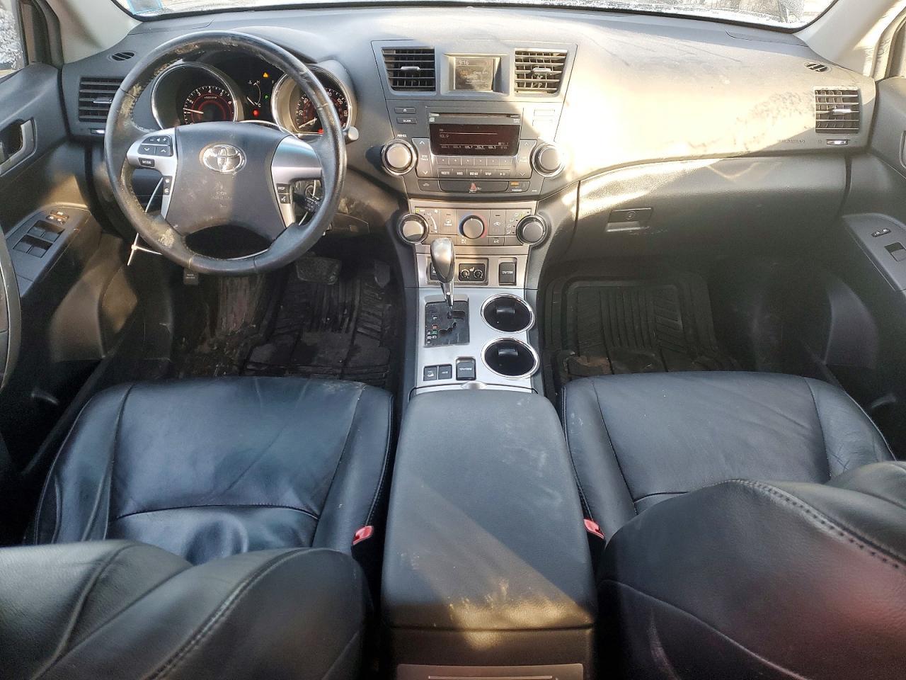 2011 TOYOTA HIGHLANDER