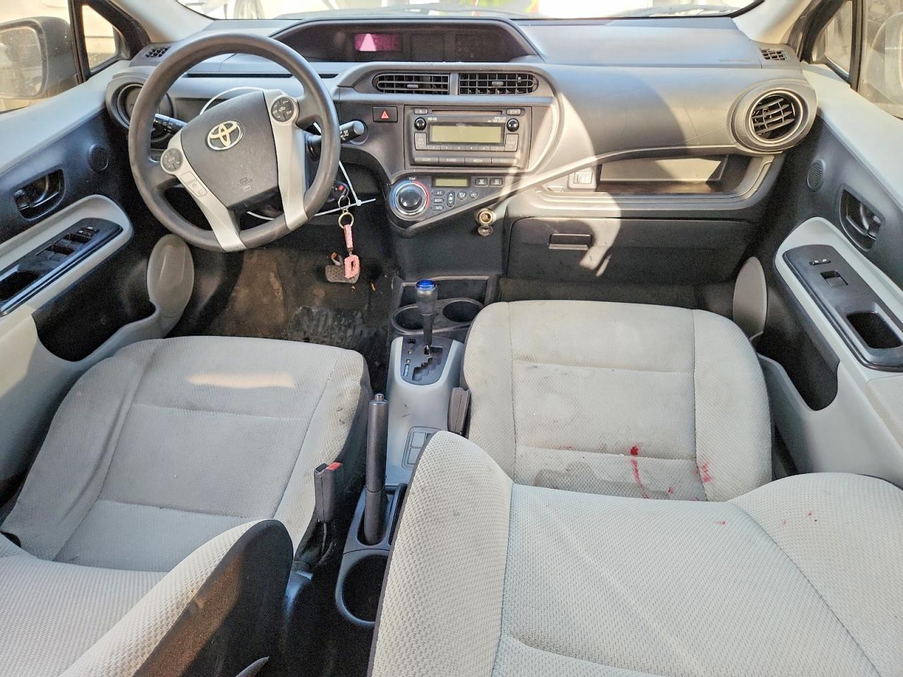 2014 TOYOTA Prius c