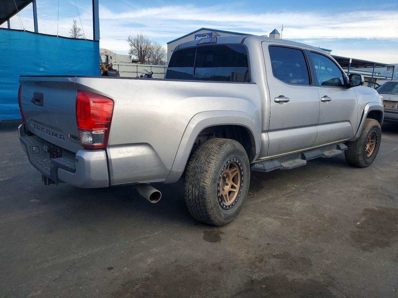 2017 TOYOTA TACOMA