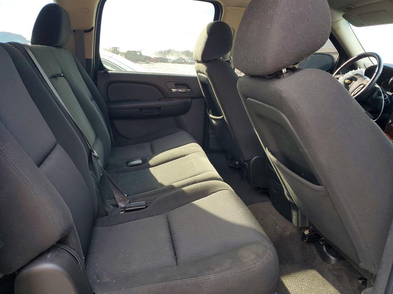 2011 CHEVROLET Suburban