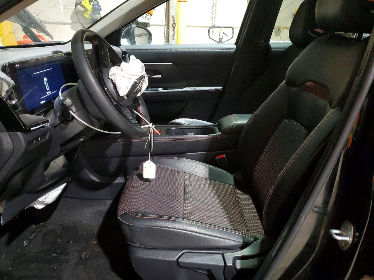 2025 NISSAN KICKS