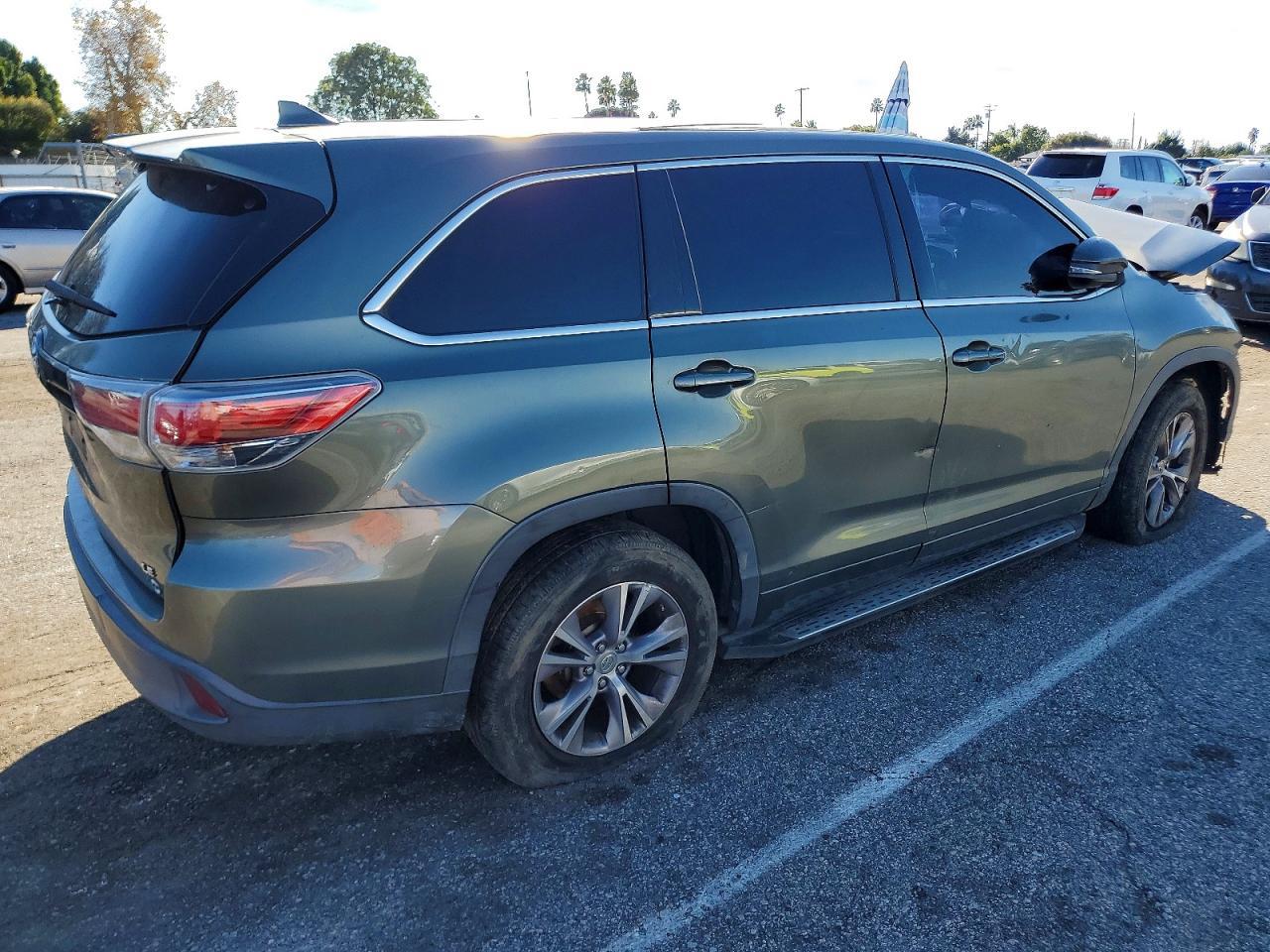 2015 TOYOTA HIGHLANDER