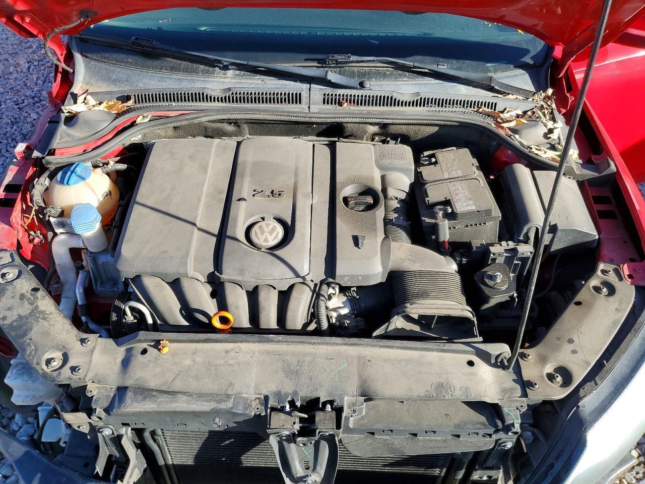 2011 VOLKSWAGEN JETTA