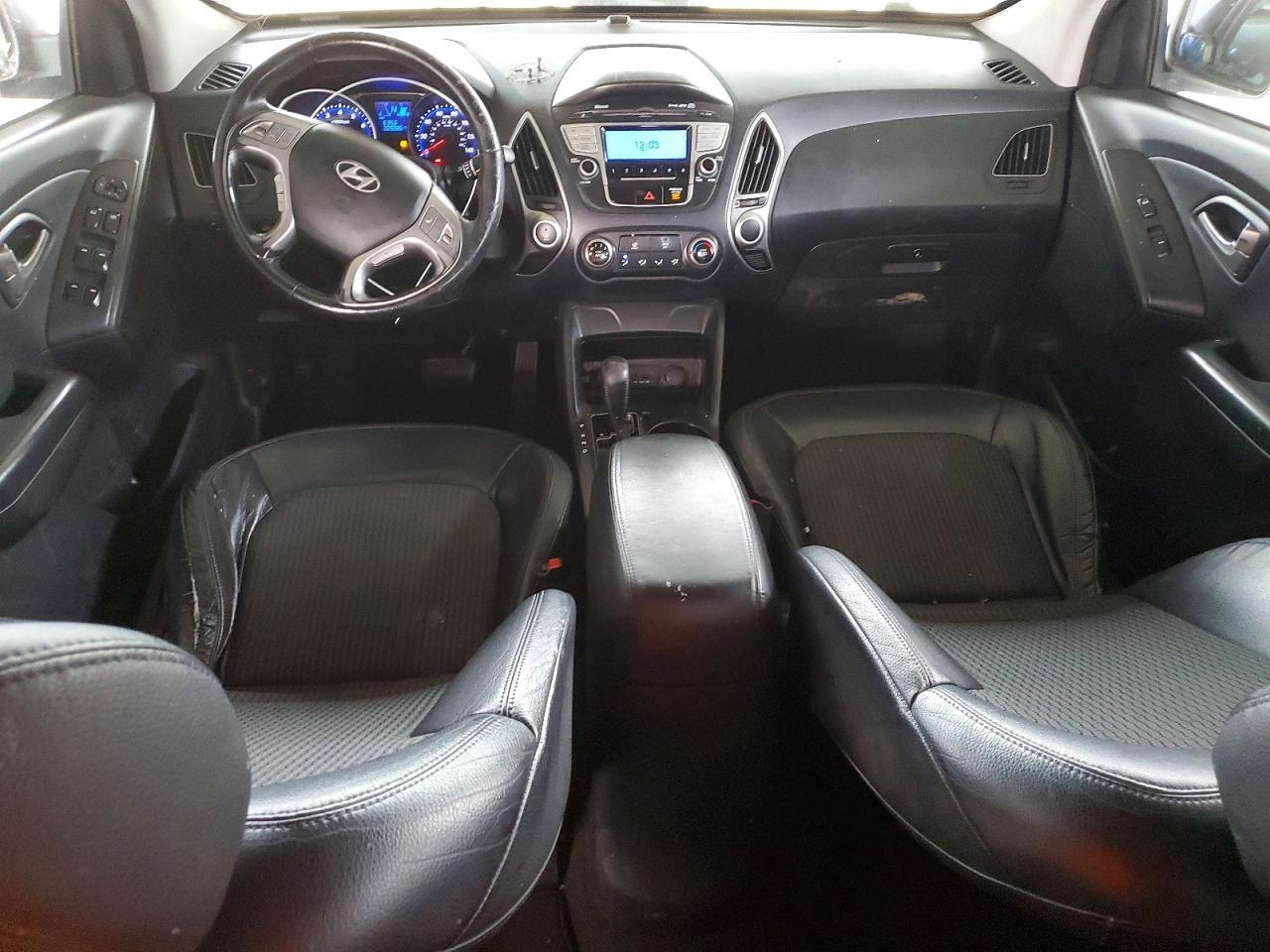 2011 HYUNDAI TUCSON