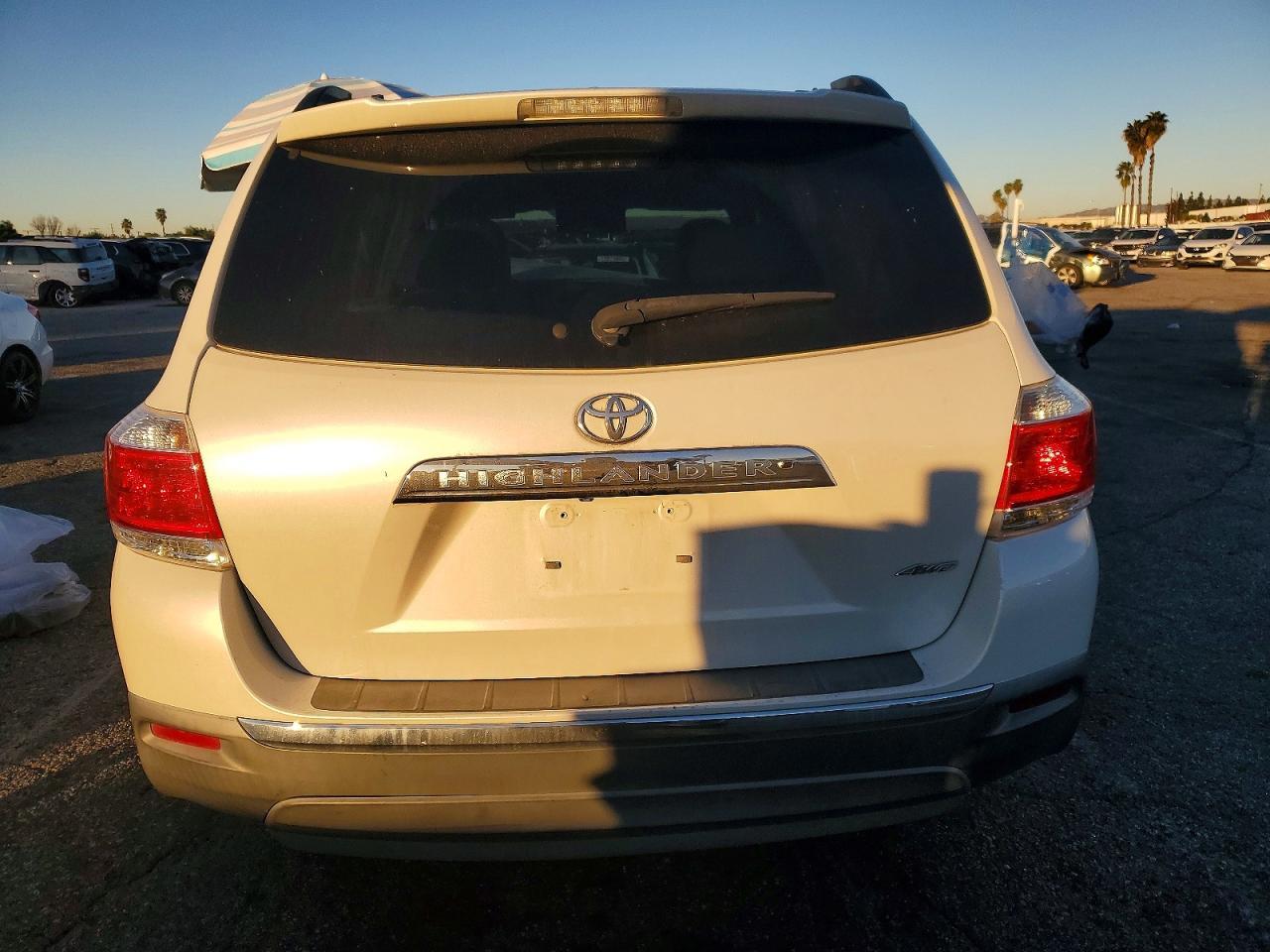 2011 TOYOTA HIGHLANDER
