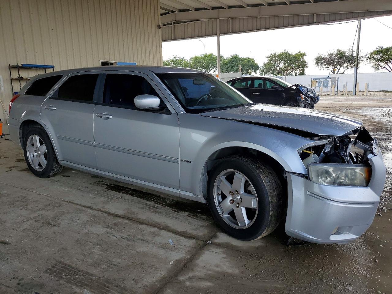 2006 DODGE MAGNUM