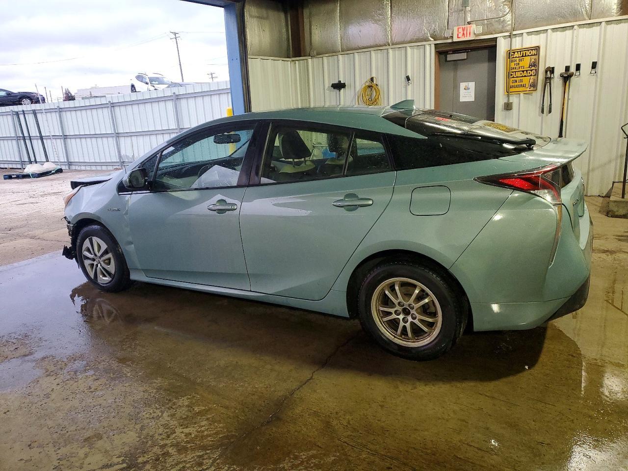 2016 TOYOTA PRIUS