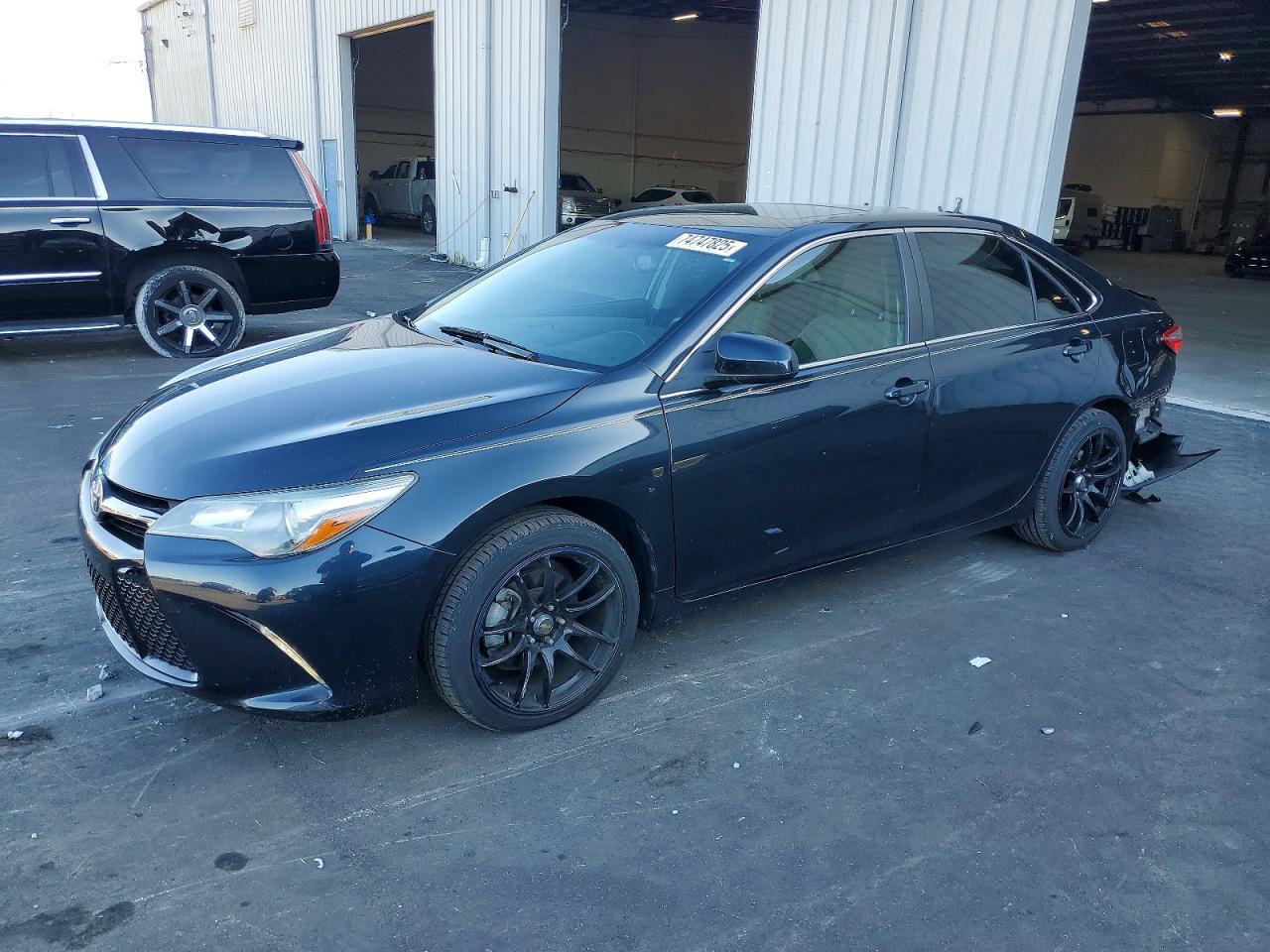 2017 TOYOTA CAMRY