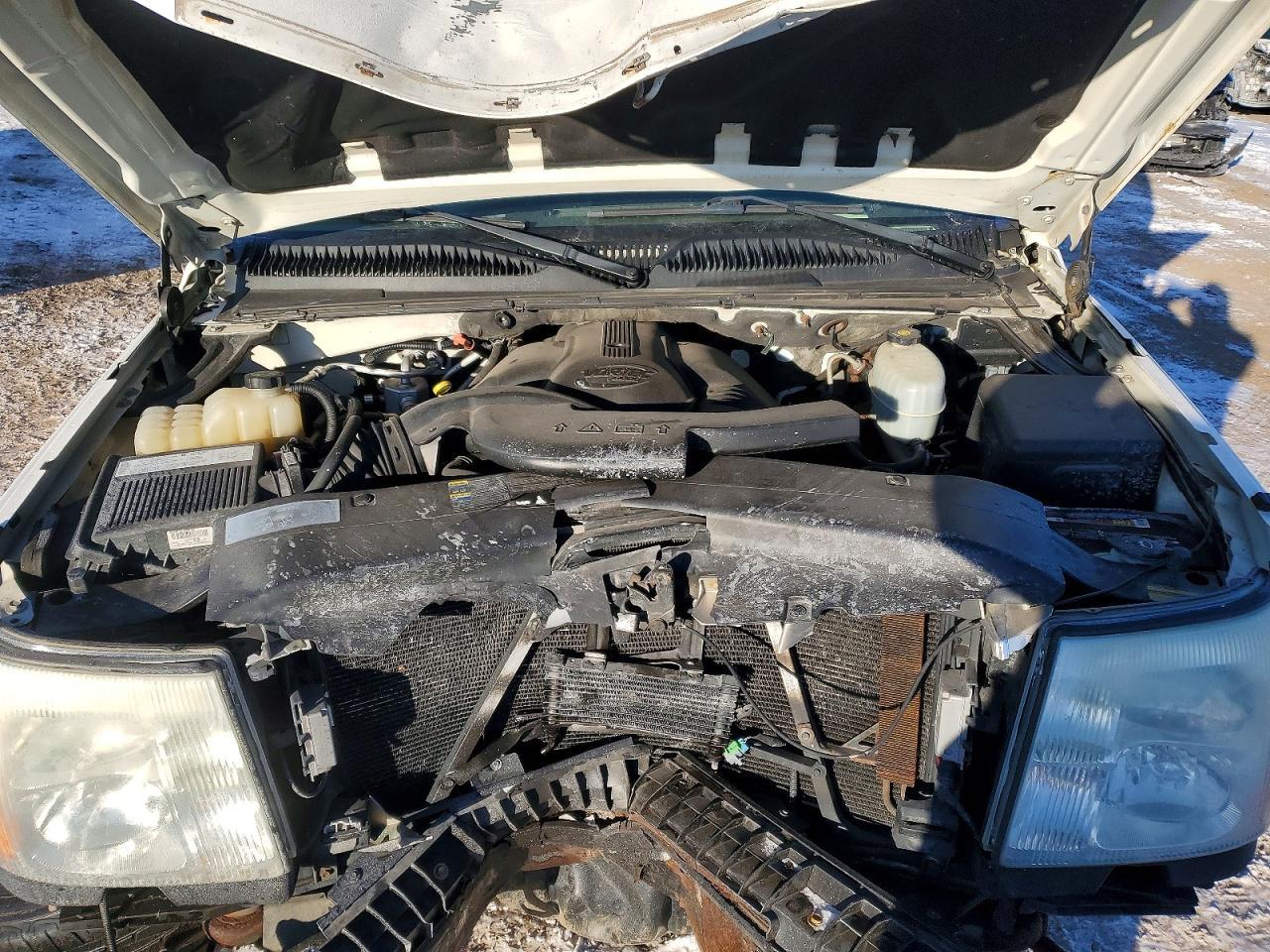 2004 CADILLAC ESCALADE
