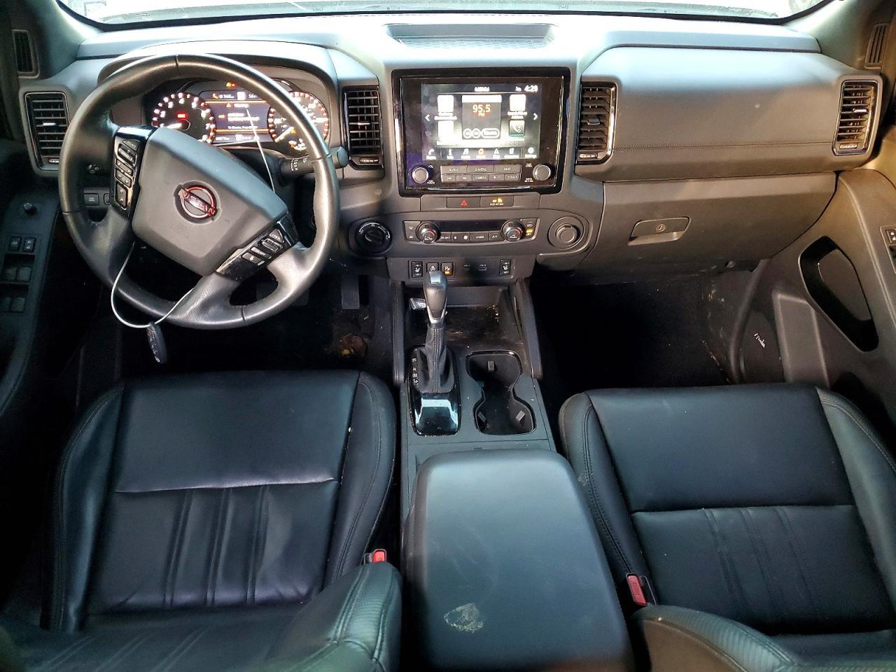 2022 NISSAN Frontier