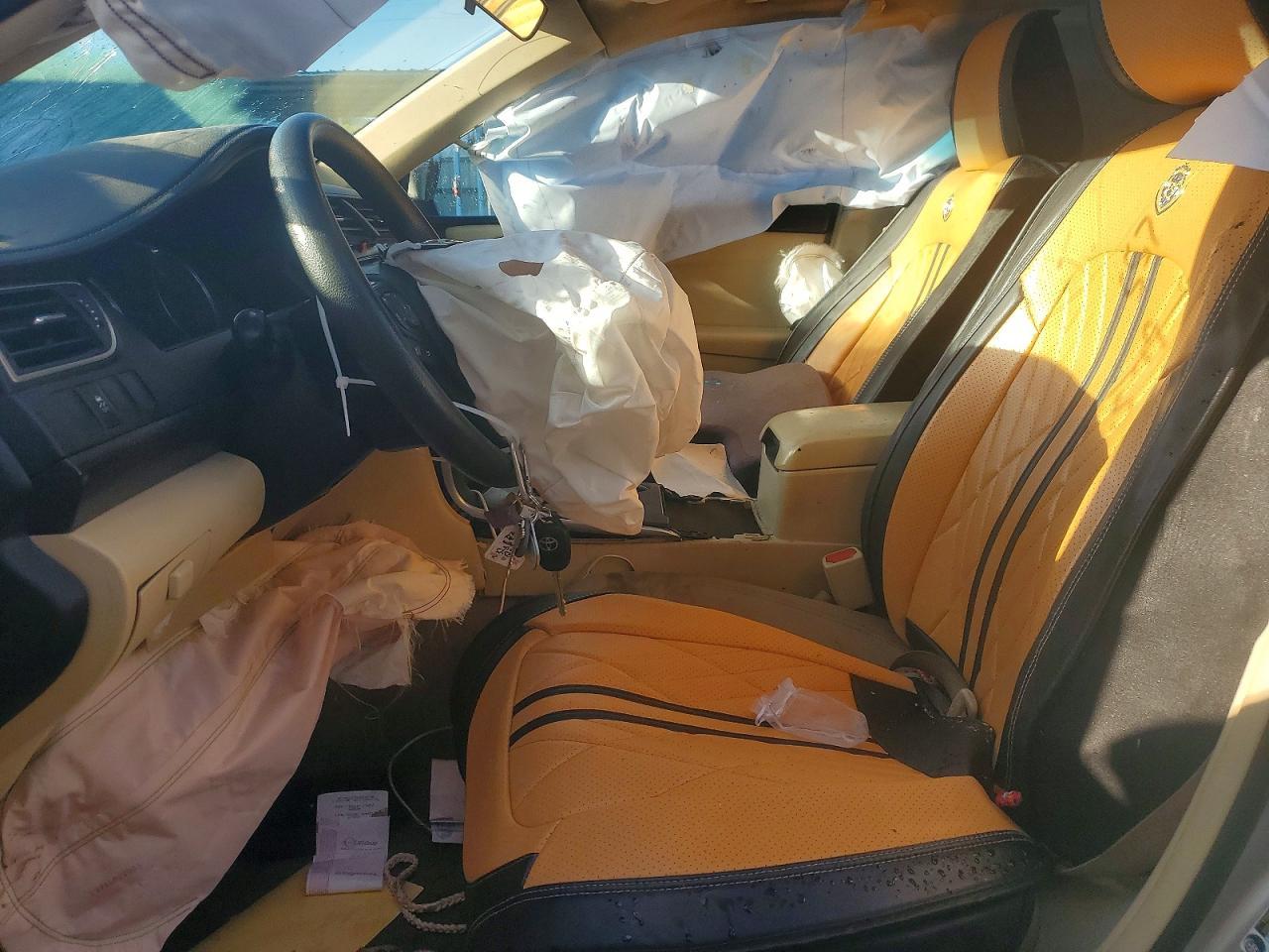 2016 TOYOTA CAMRY
