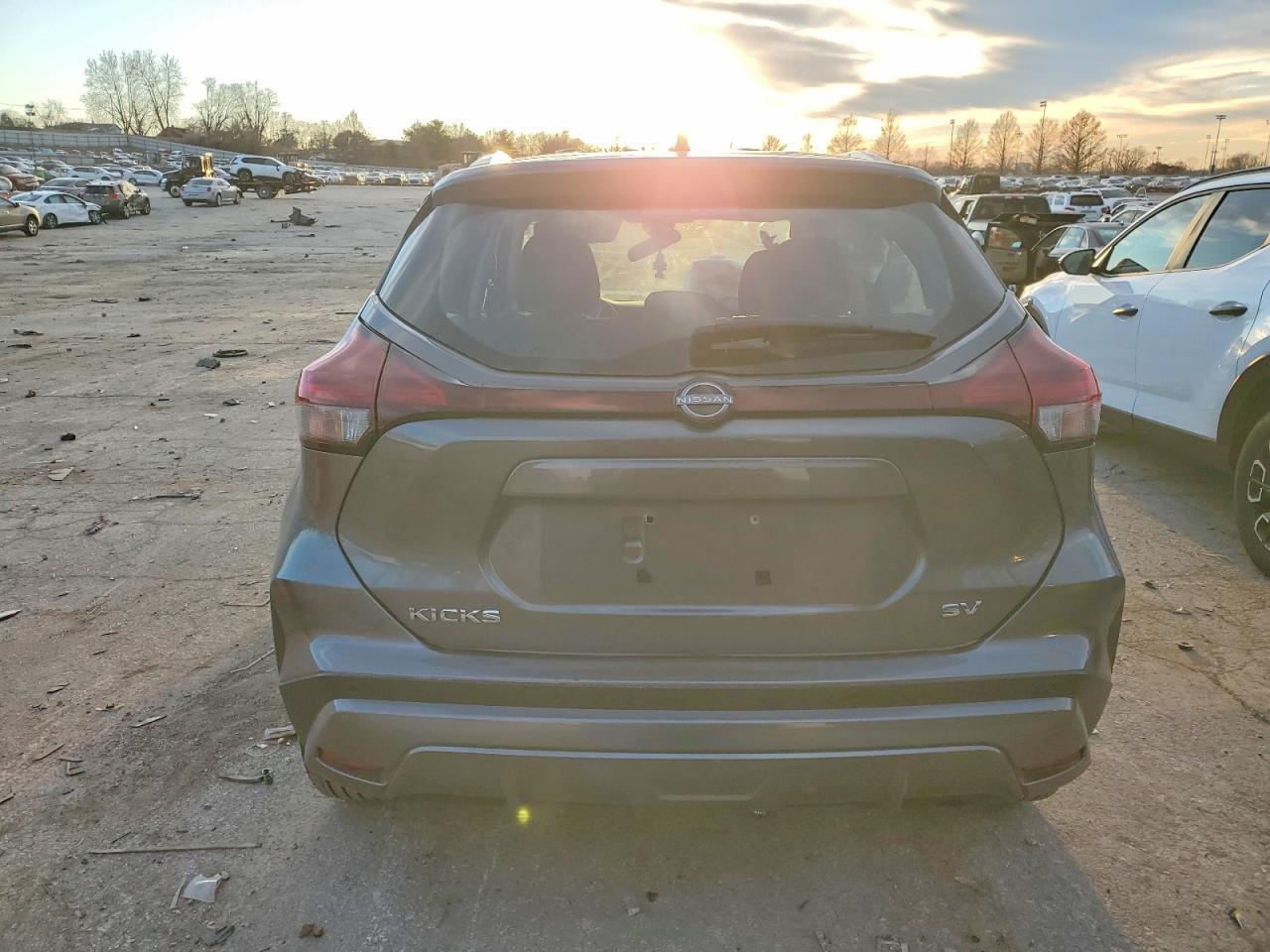2024 NISSAN KICKS