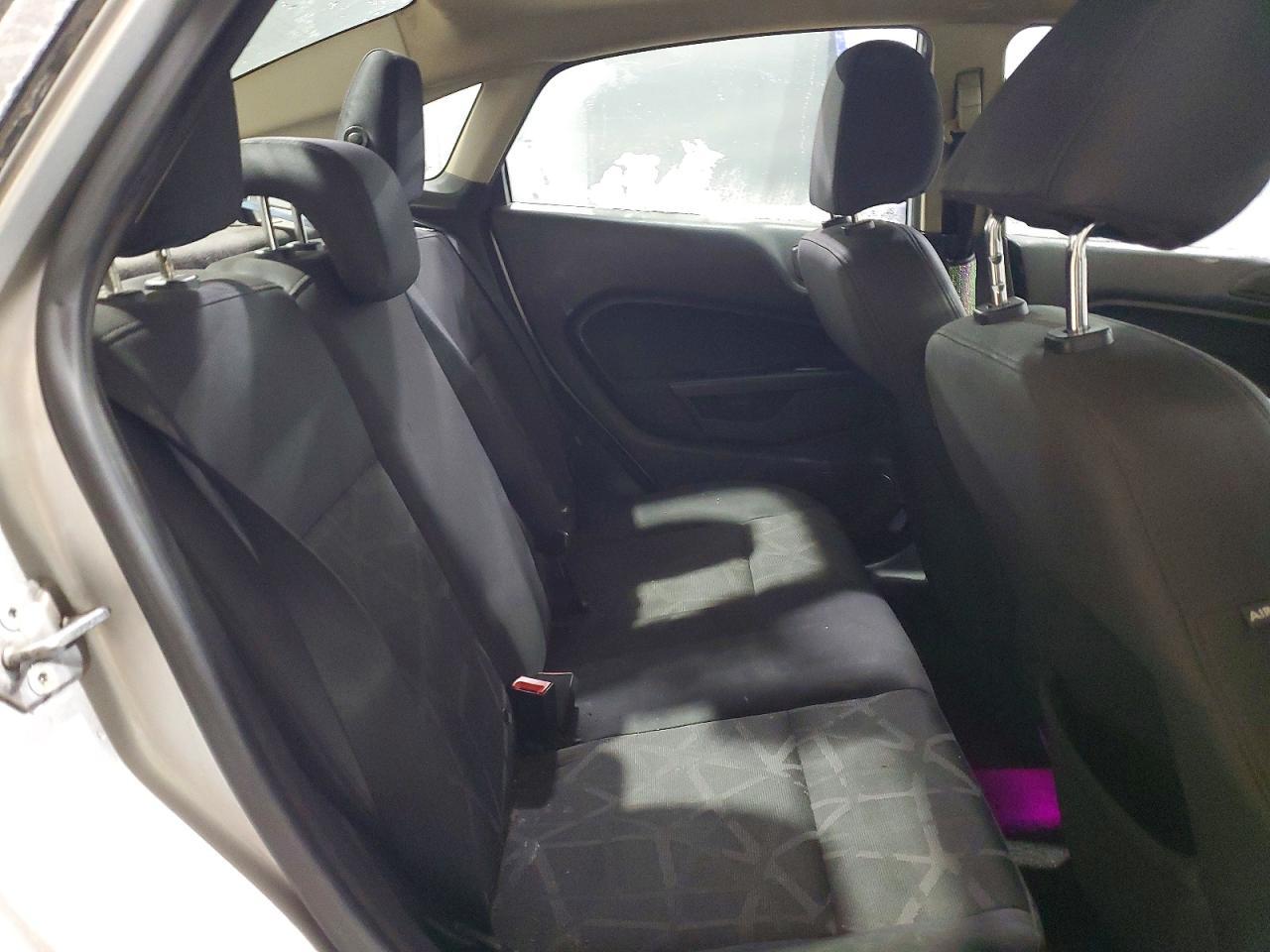 2013 FORD Fiesta