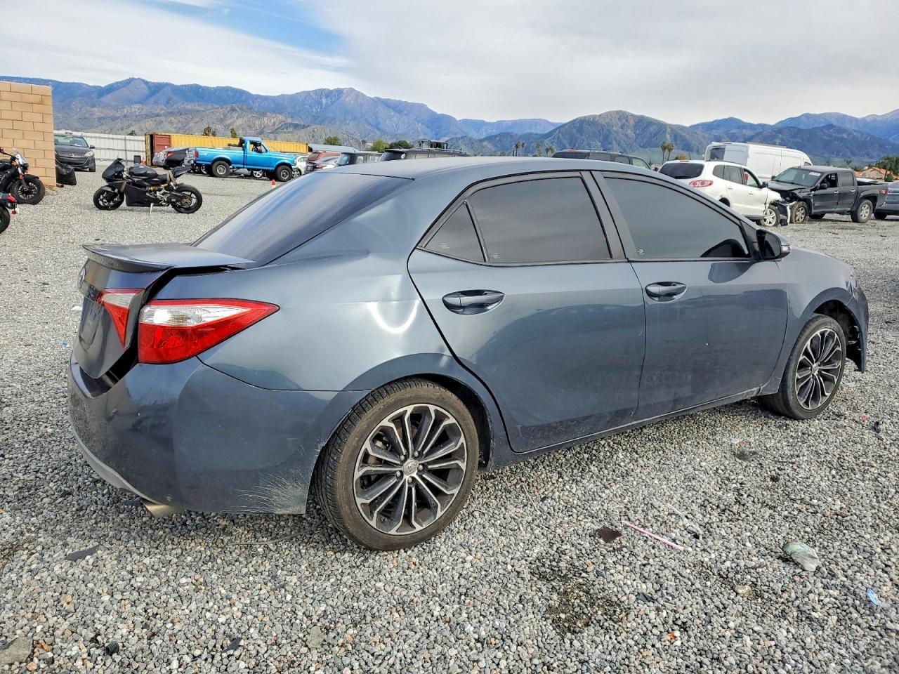 2016 TOYOTA COROLLA