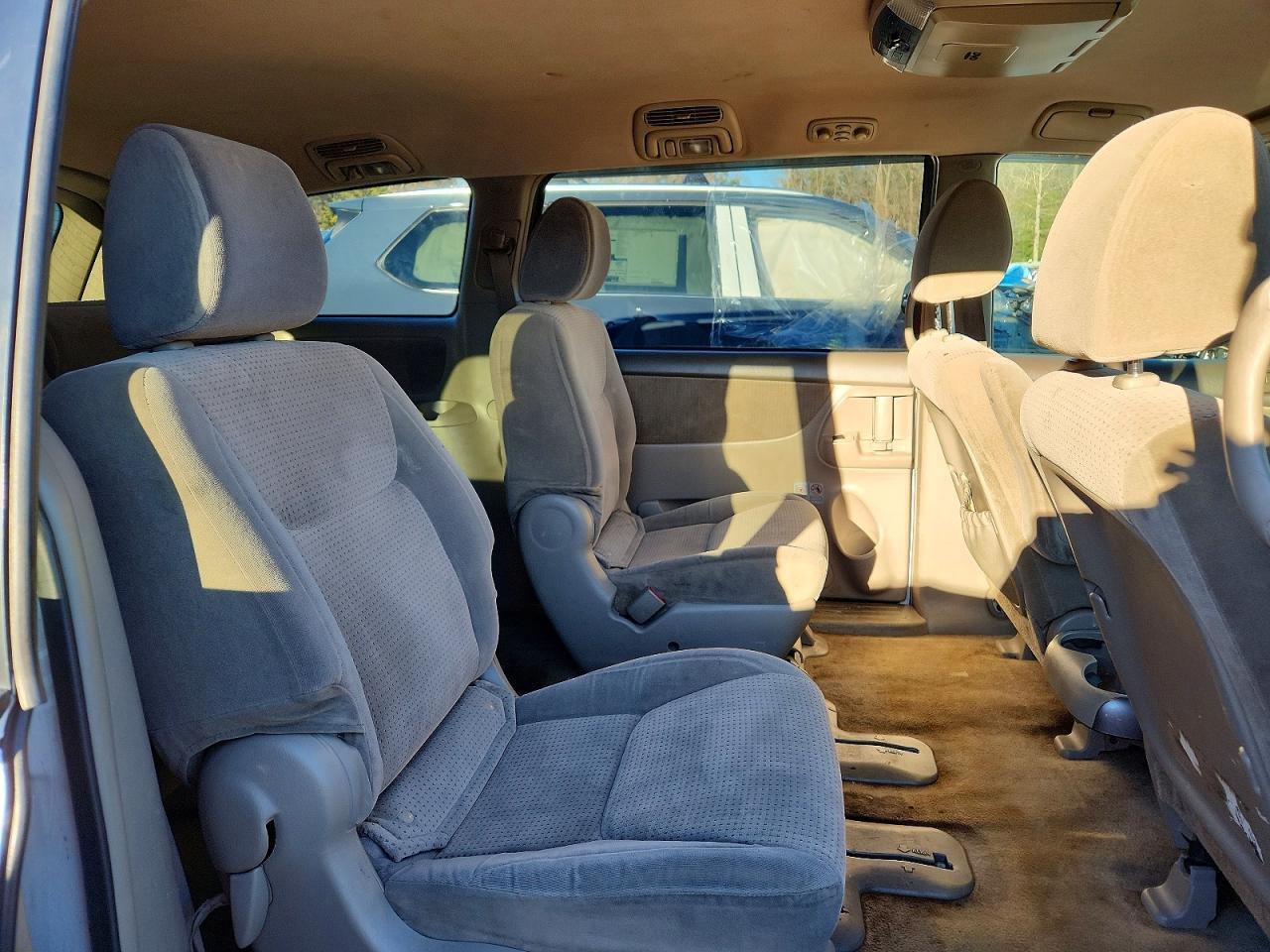 2009 TOYOTA SIENNA