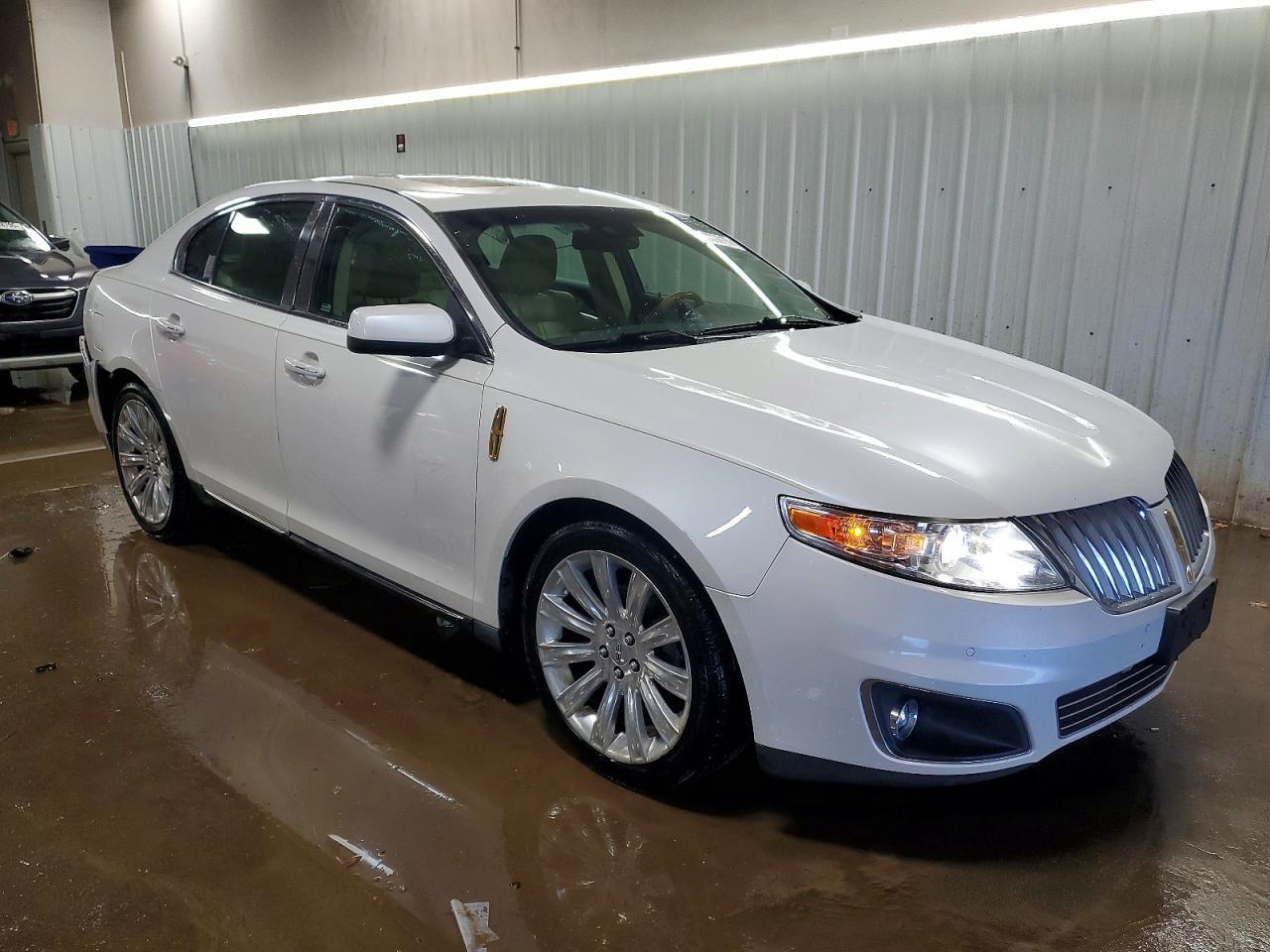 2010 LINCOLN MKS