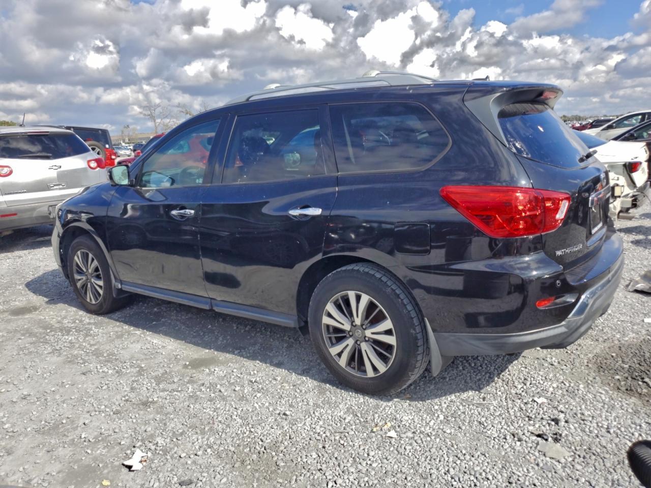 2017 NISSAN PATHFINDER