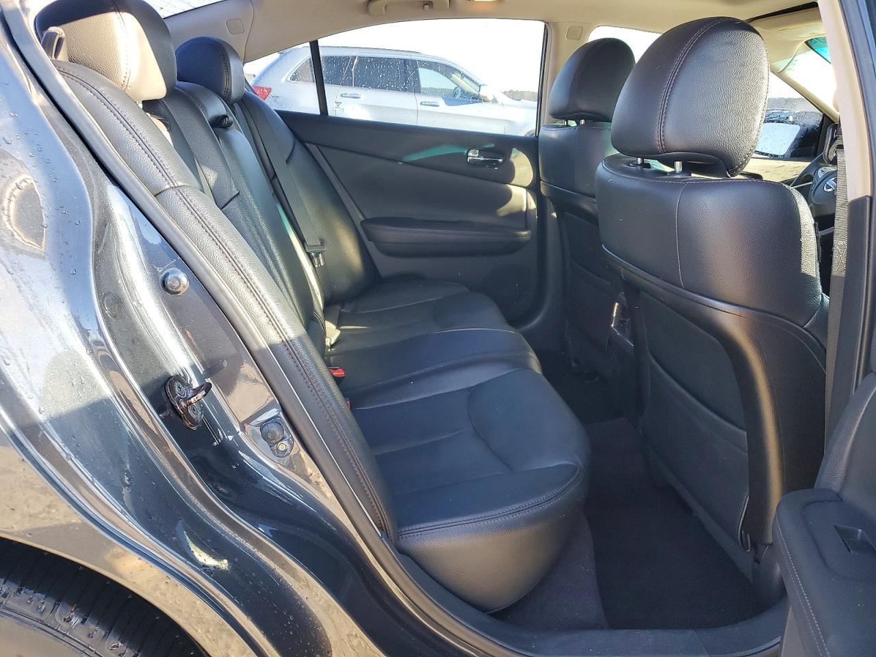 2010 NISSAN Maxima