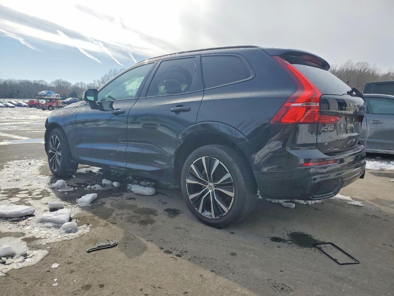 2023 VOLVO XC60