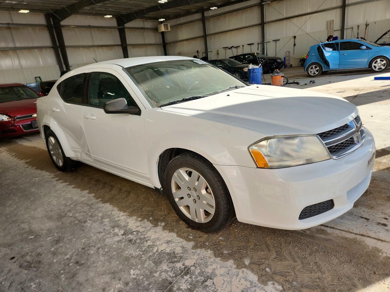 2013 DODGE Avenger